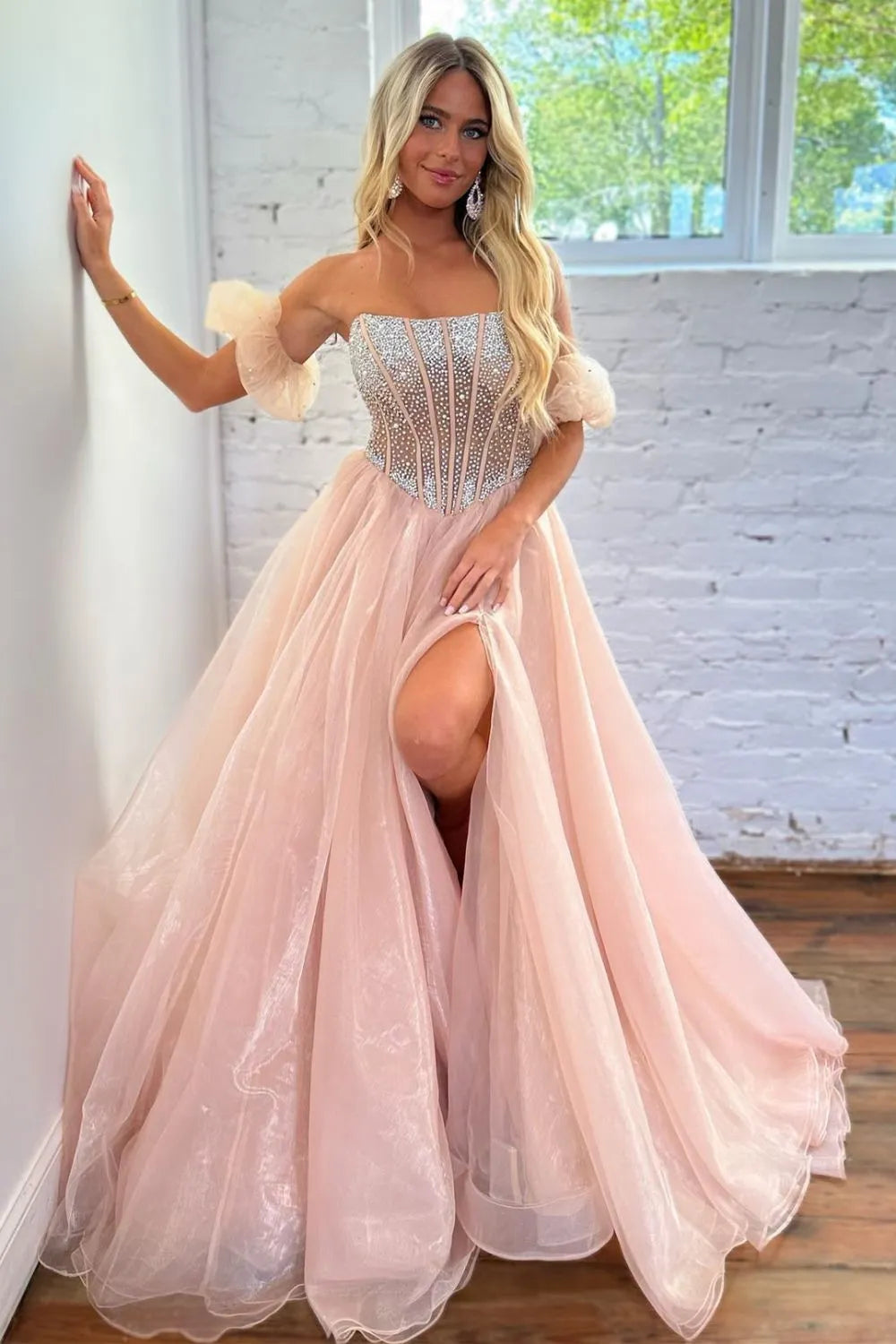 Wholesale Cute A-Line Strapless Long Tulle Prom Dress With Split And Beading